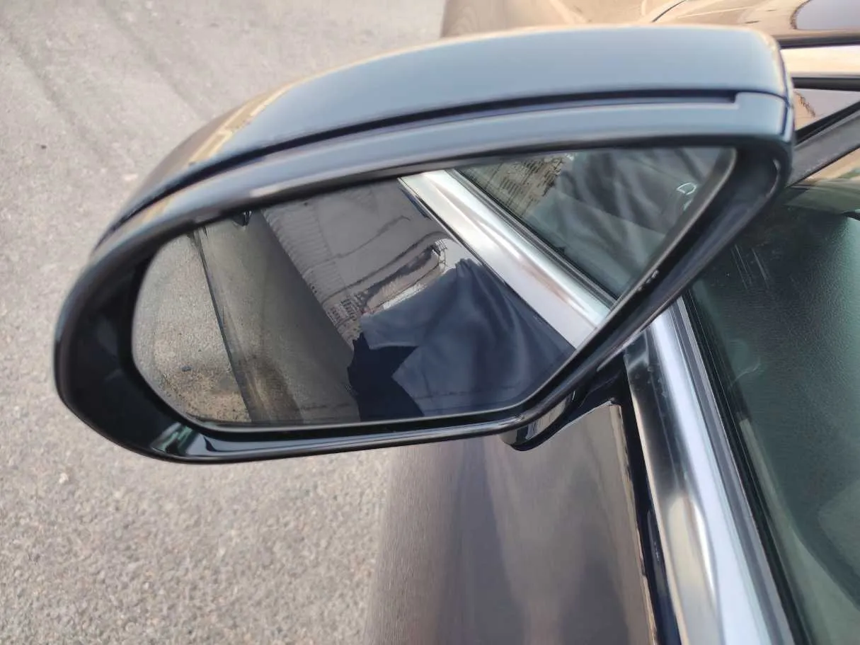 Car image 35