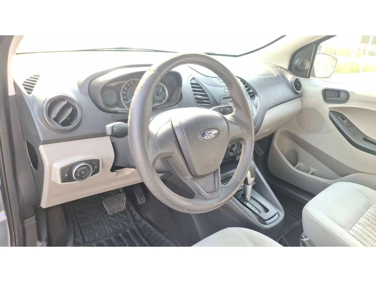 Car image 11