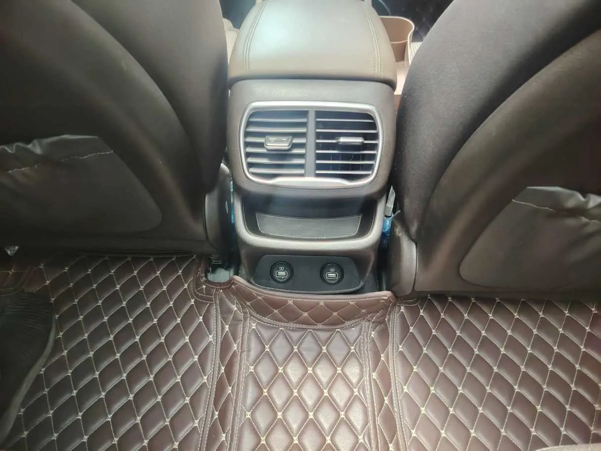 Car image 36