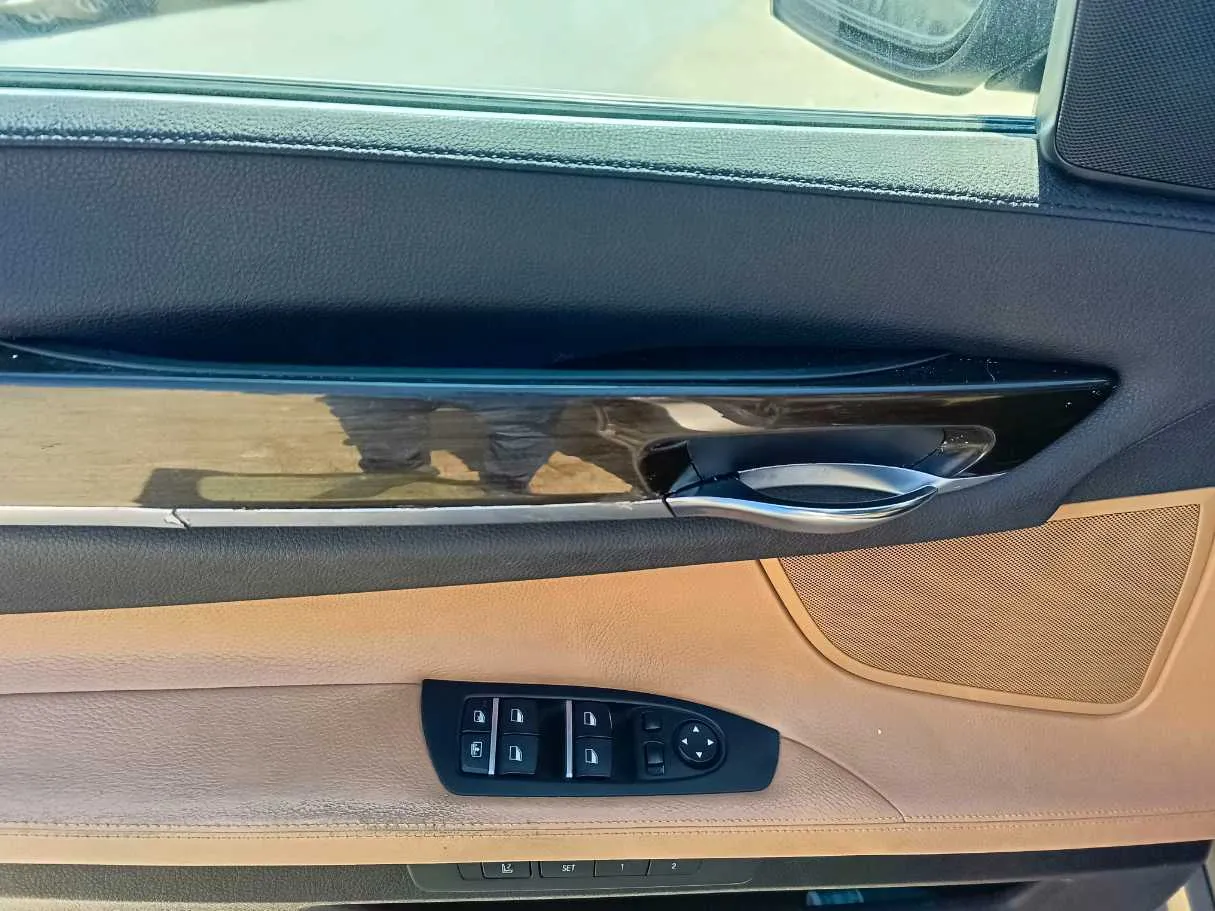 Car image 27