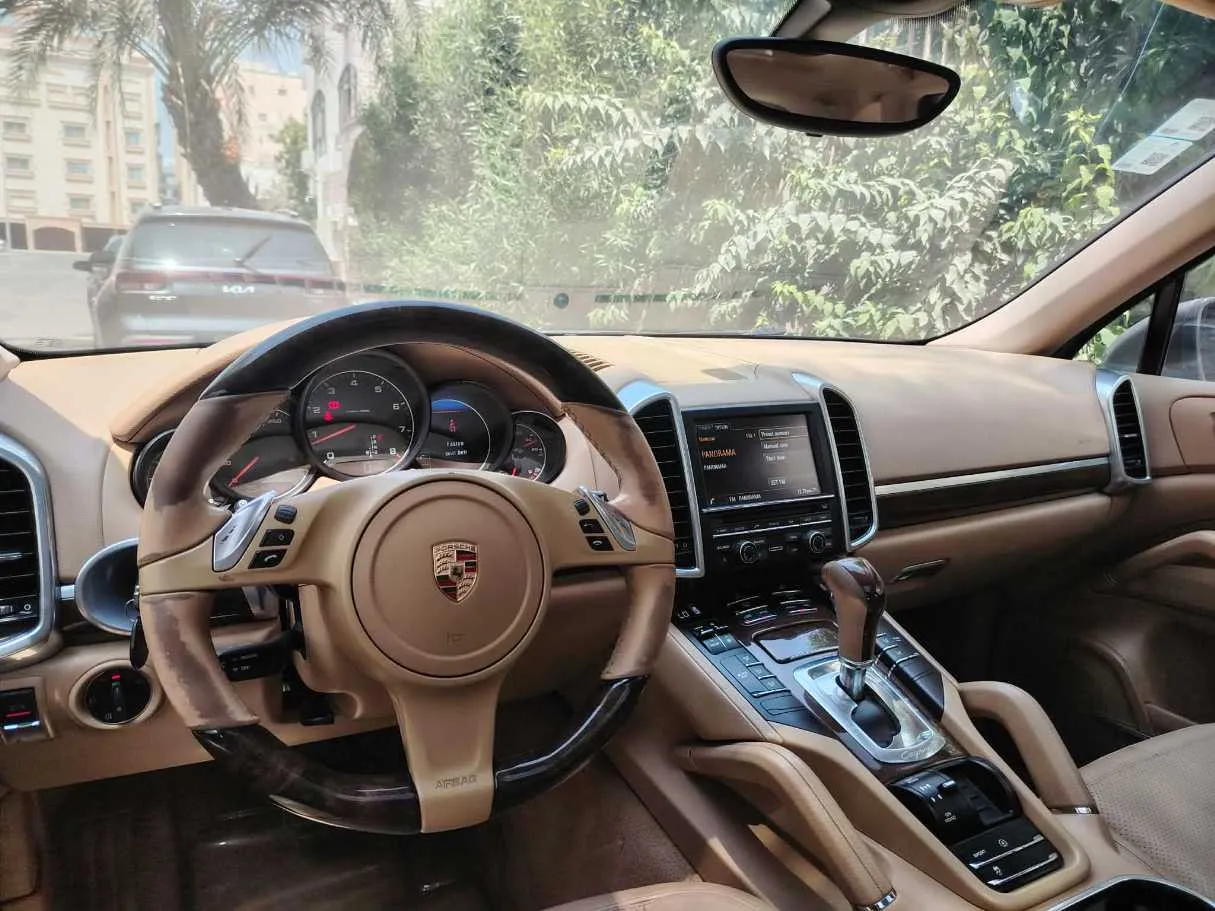 Car image 29