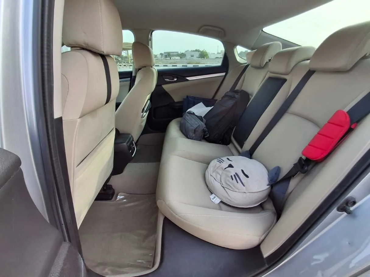 Car image 13