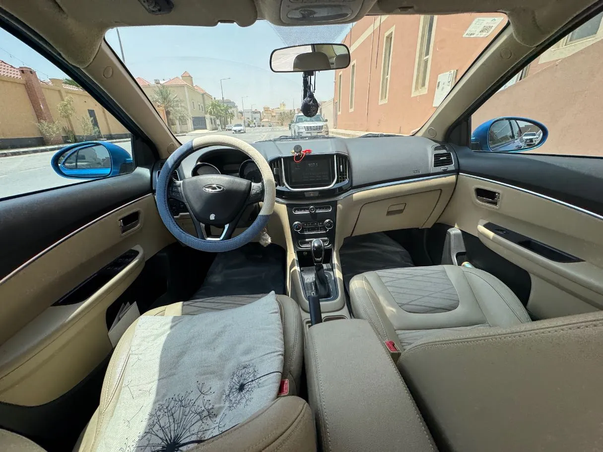 Car image 15