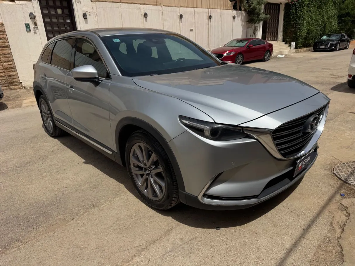 Car image 3