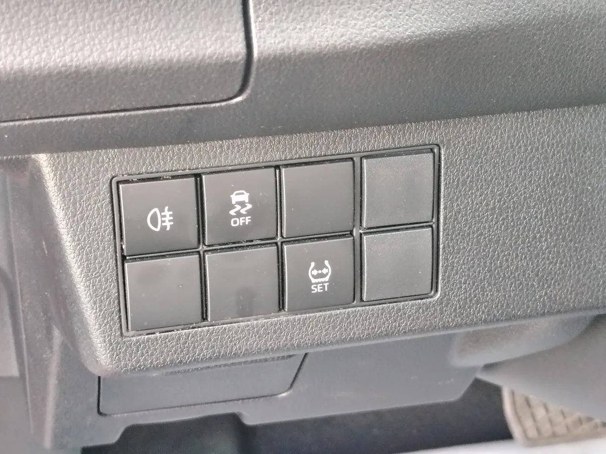 Car image 26