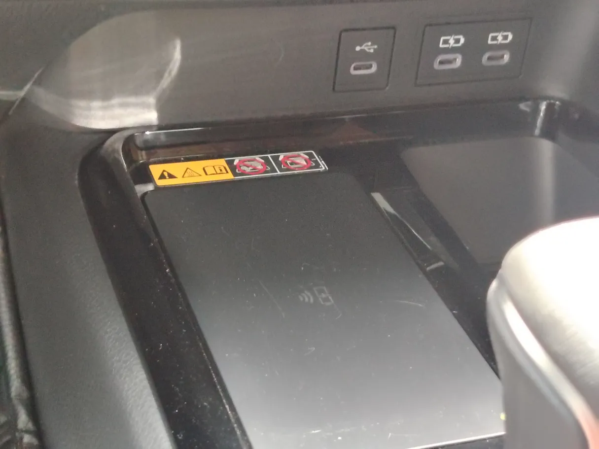 Car image 30