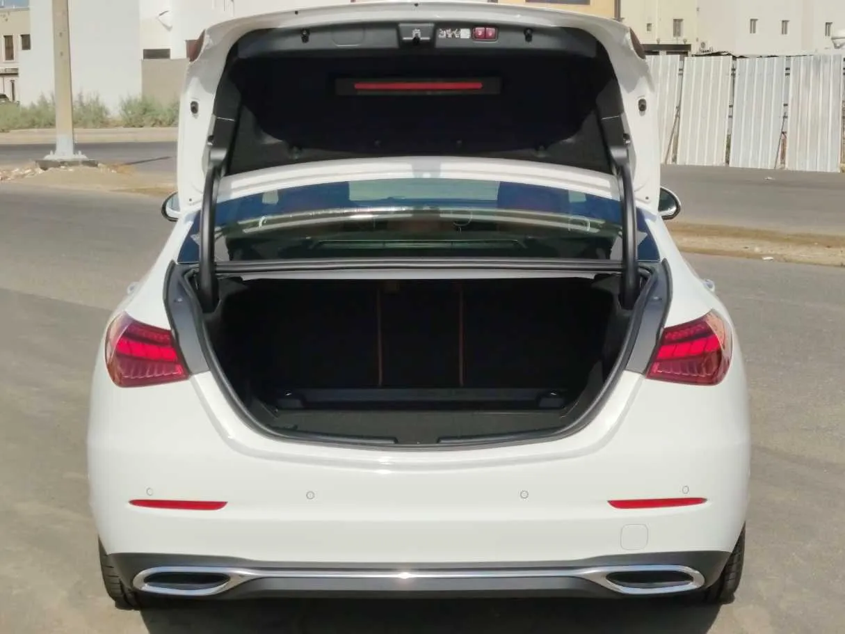 Car image 28