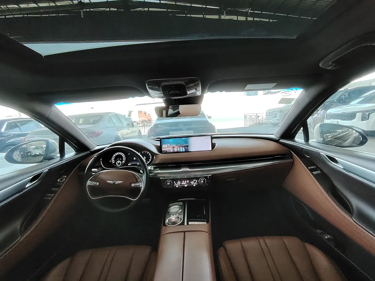 Car image 21