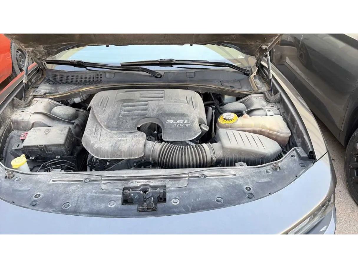 Car image 26