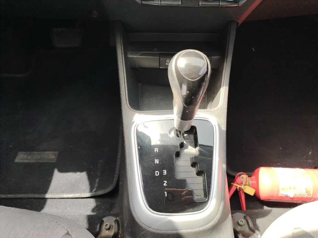 Car image 17