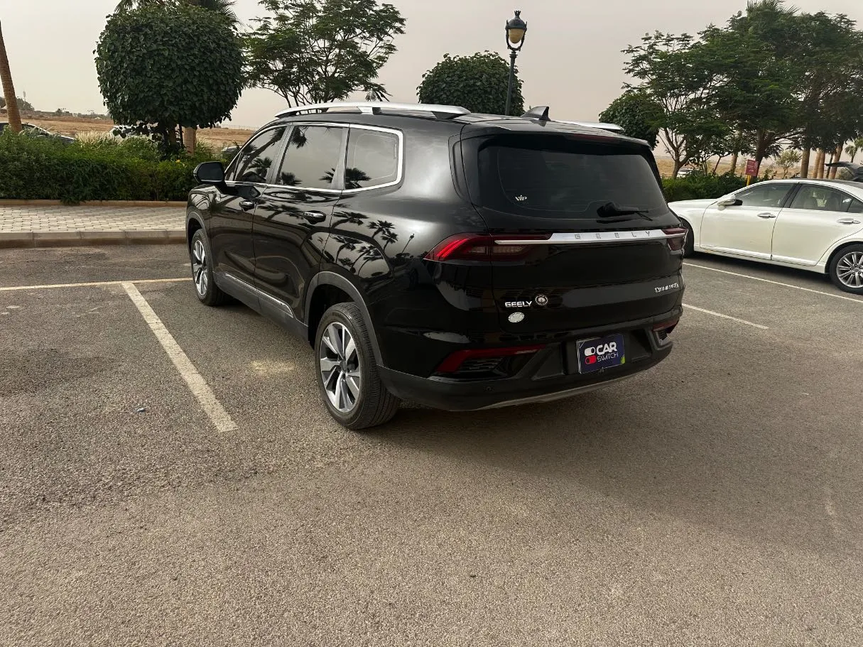 Car image 7