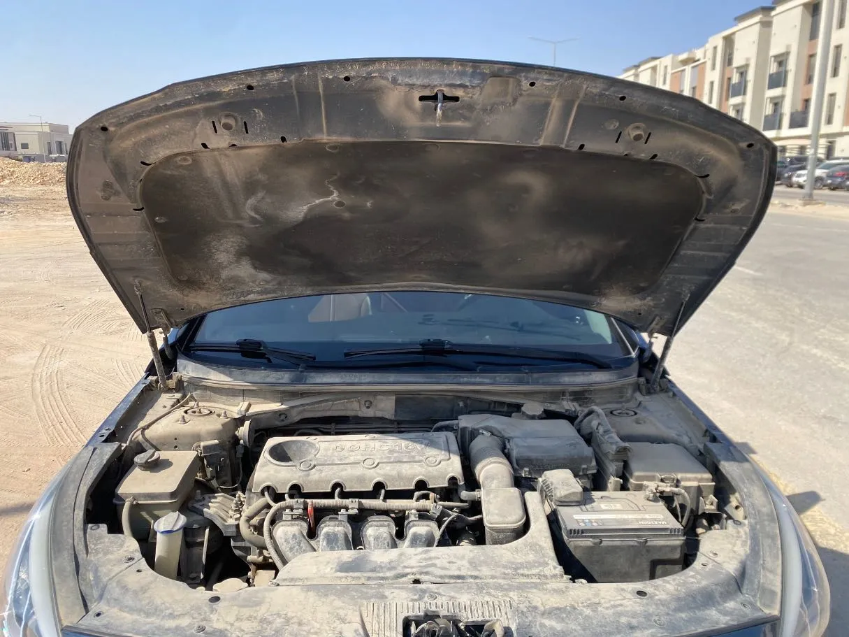 Car image 24