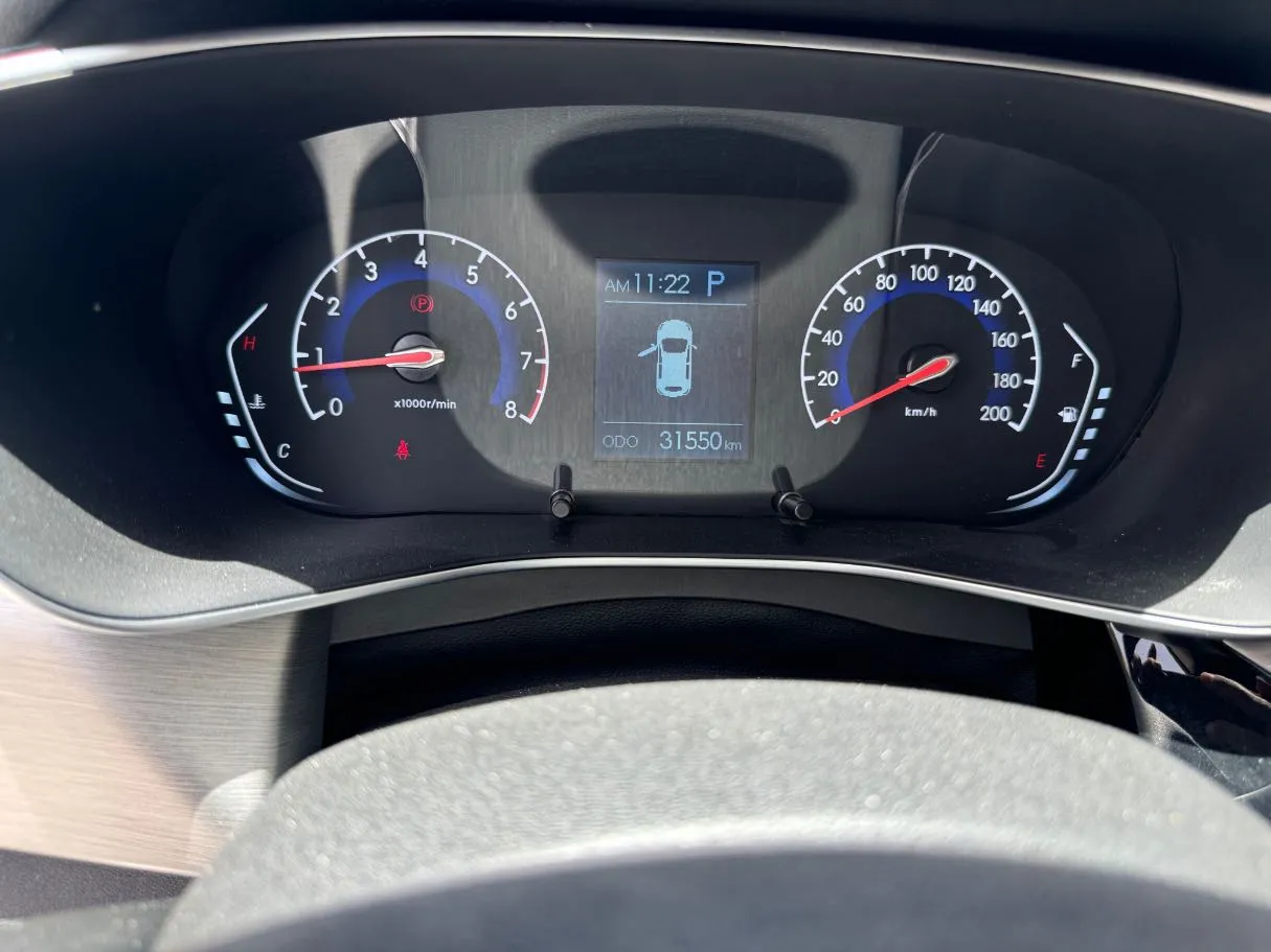 Car image 18