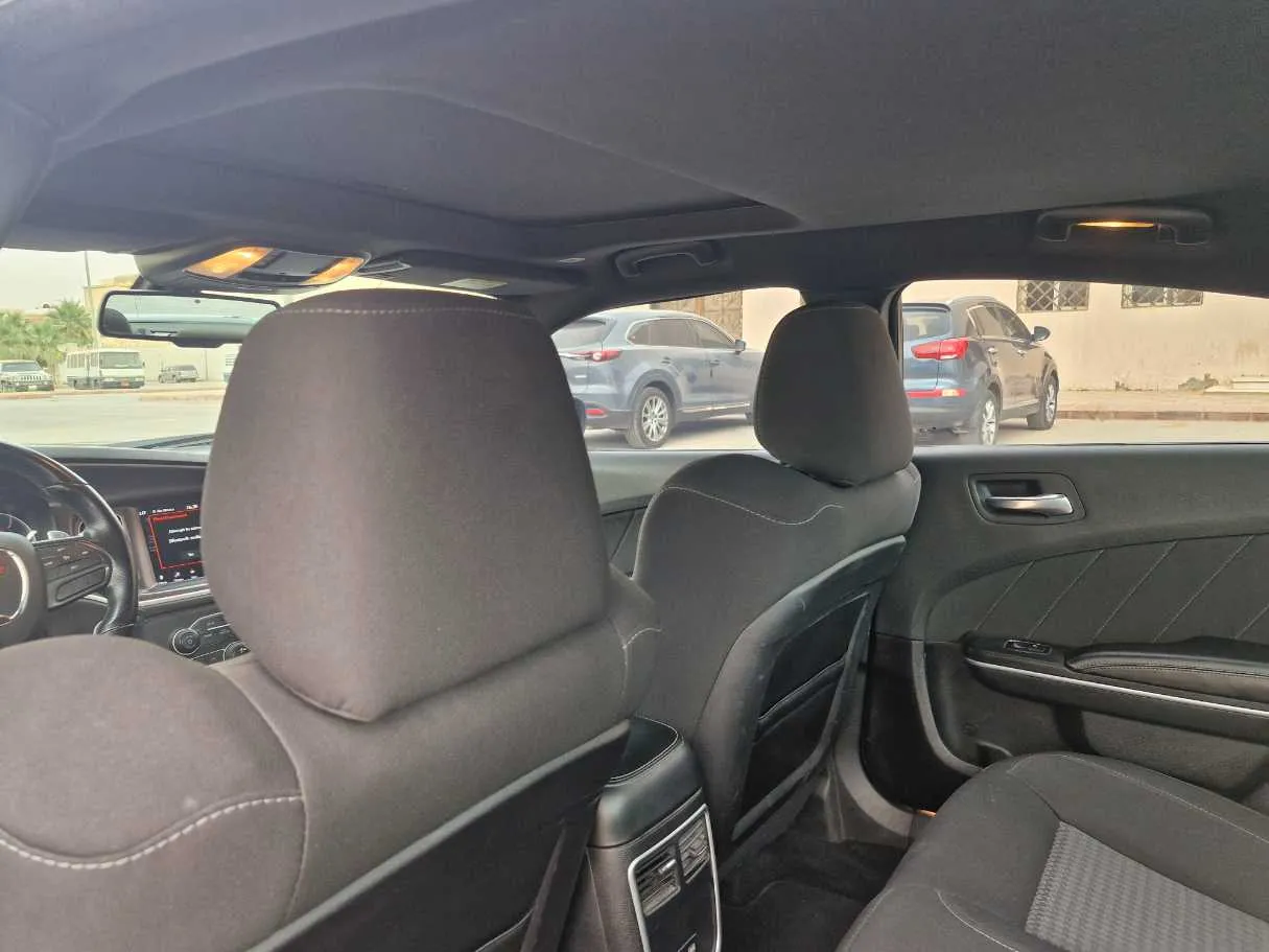 Car image 15