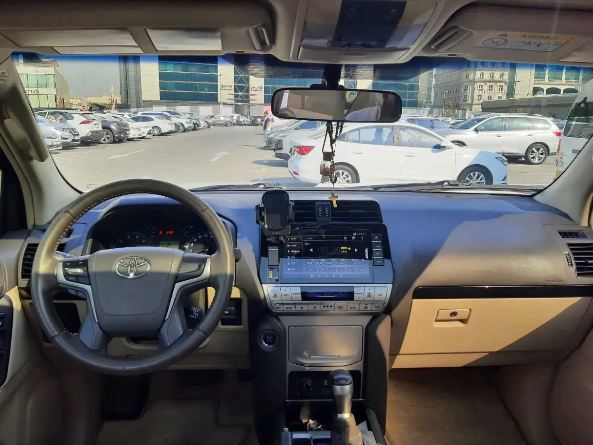 Car image 15