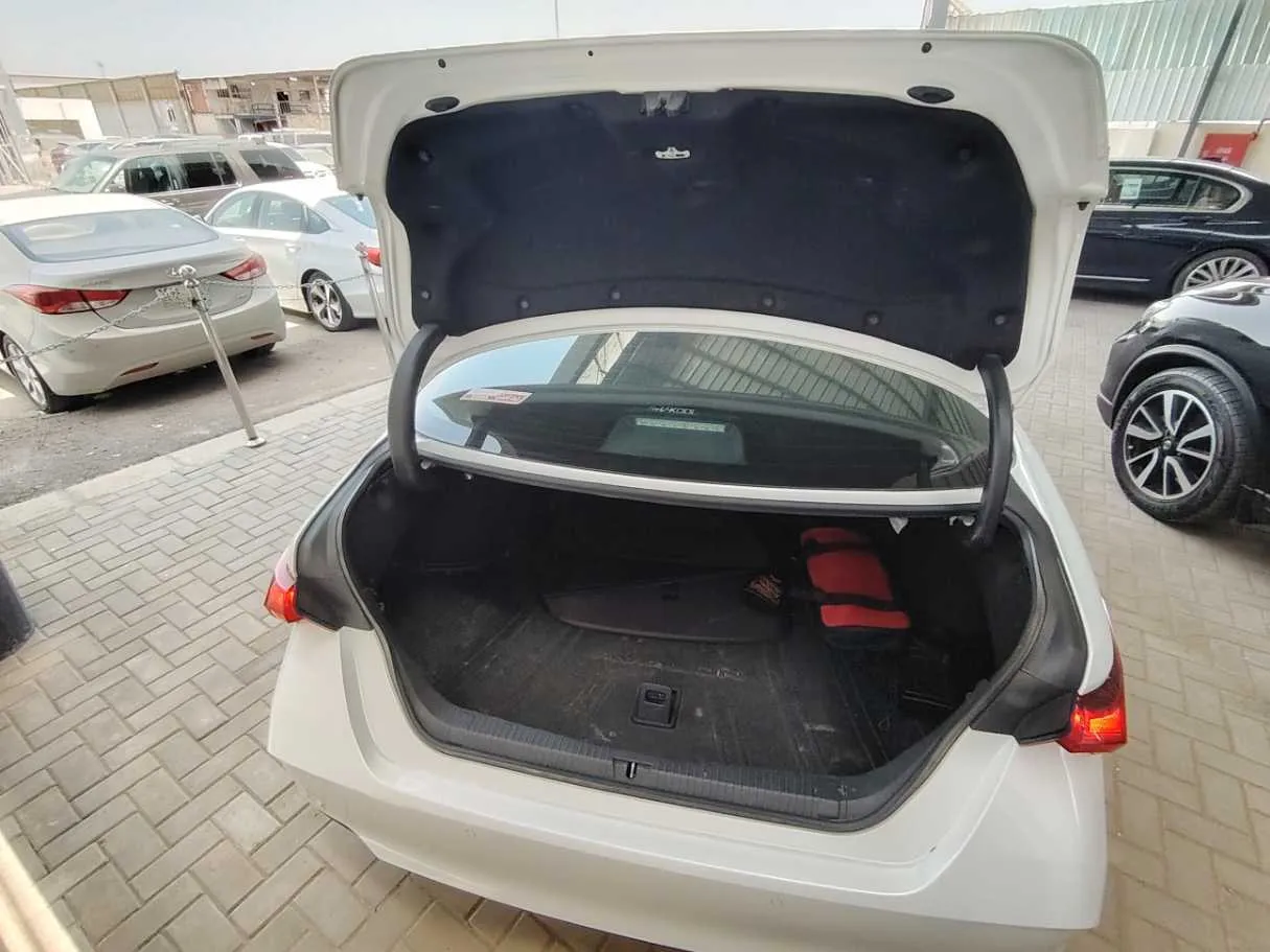 Car image 33