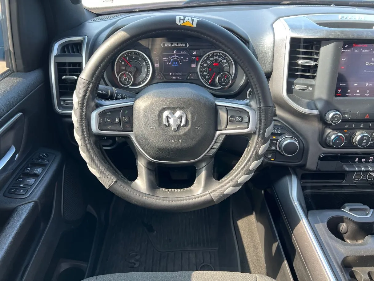 Car image 19