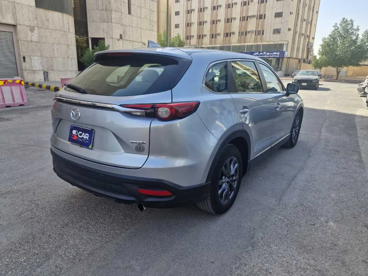 Car image 5
