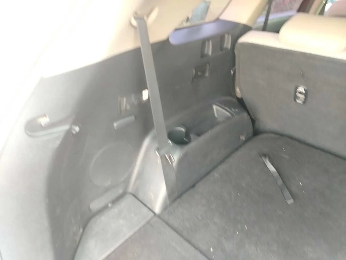 Car image 29