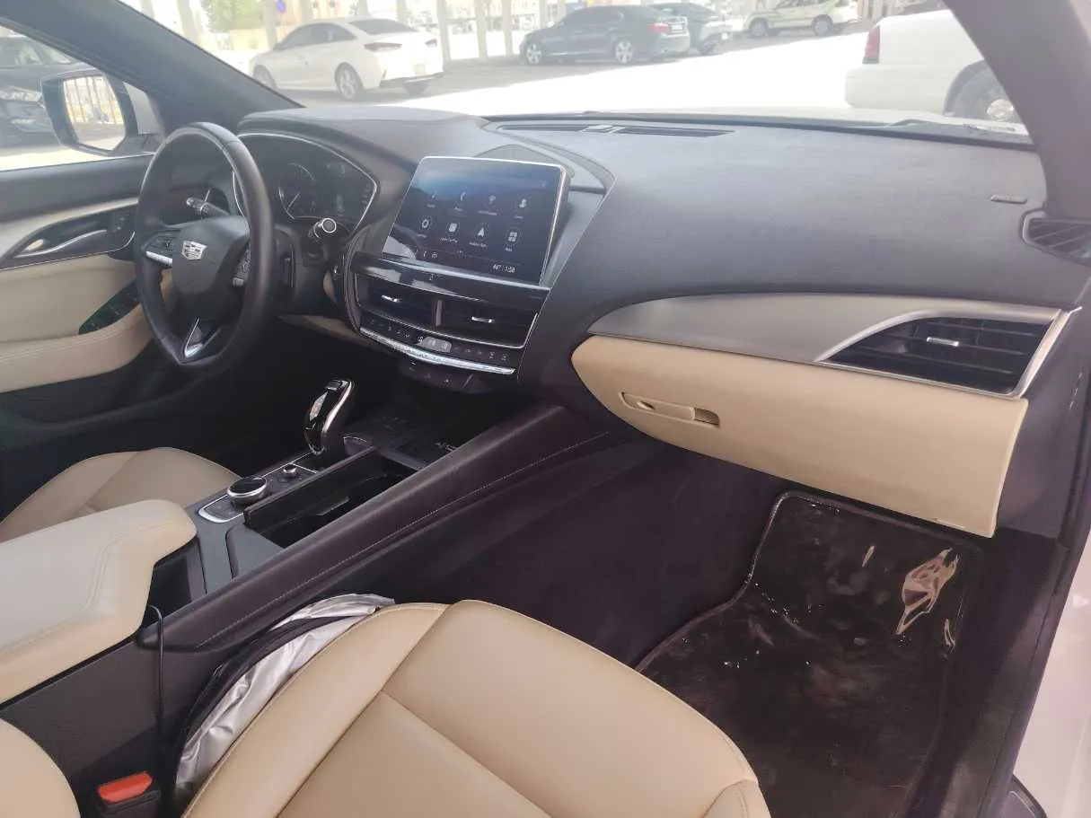 Car image 13