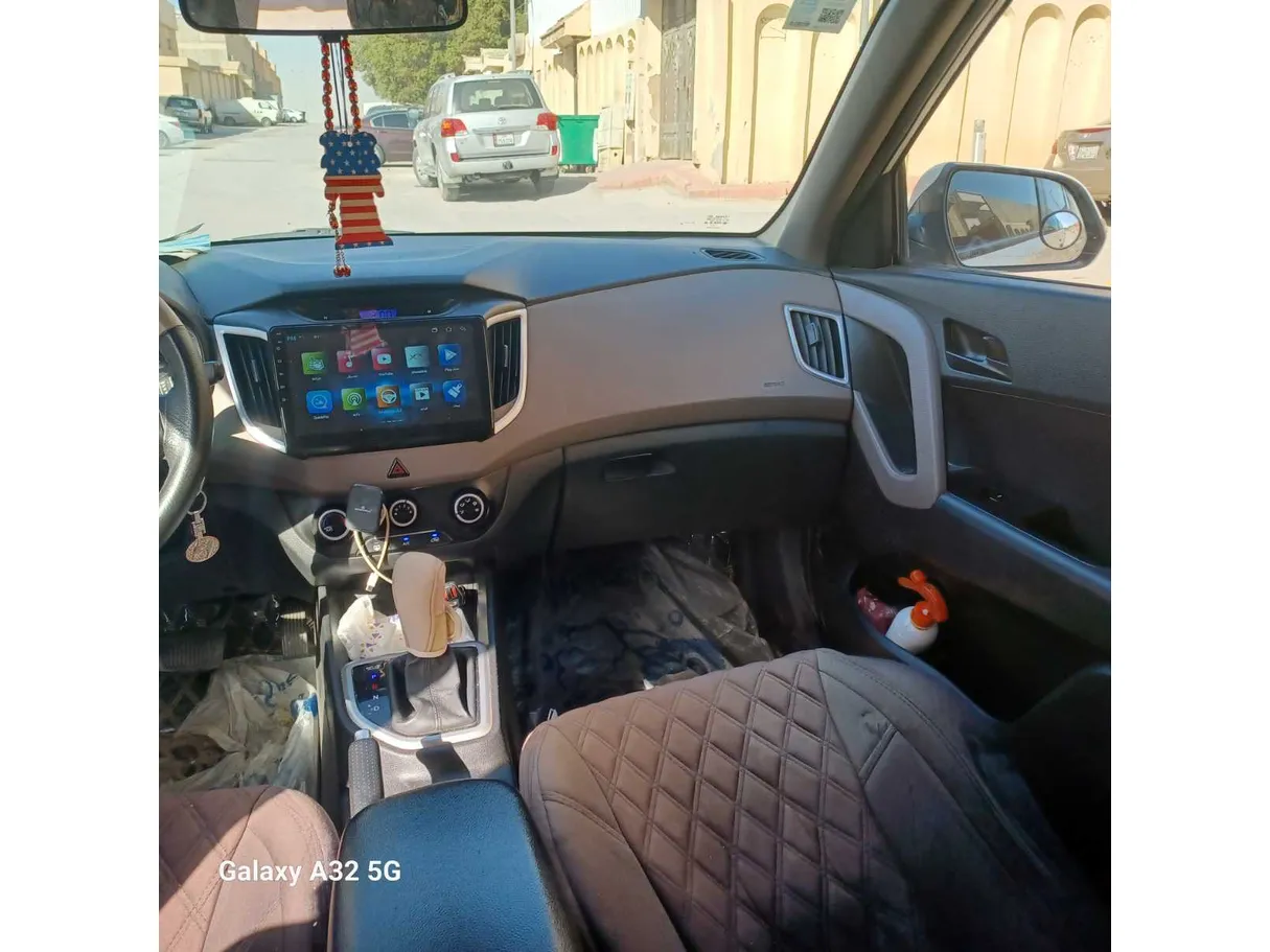 Car image 16