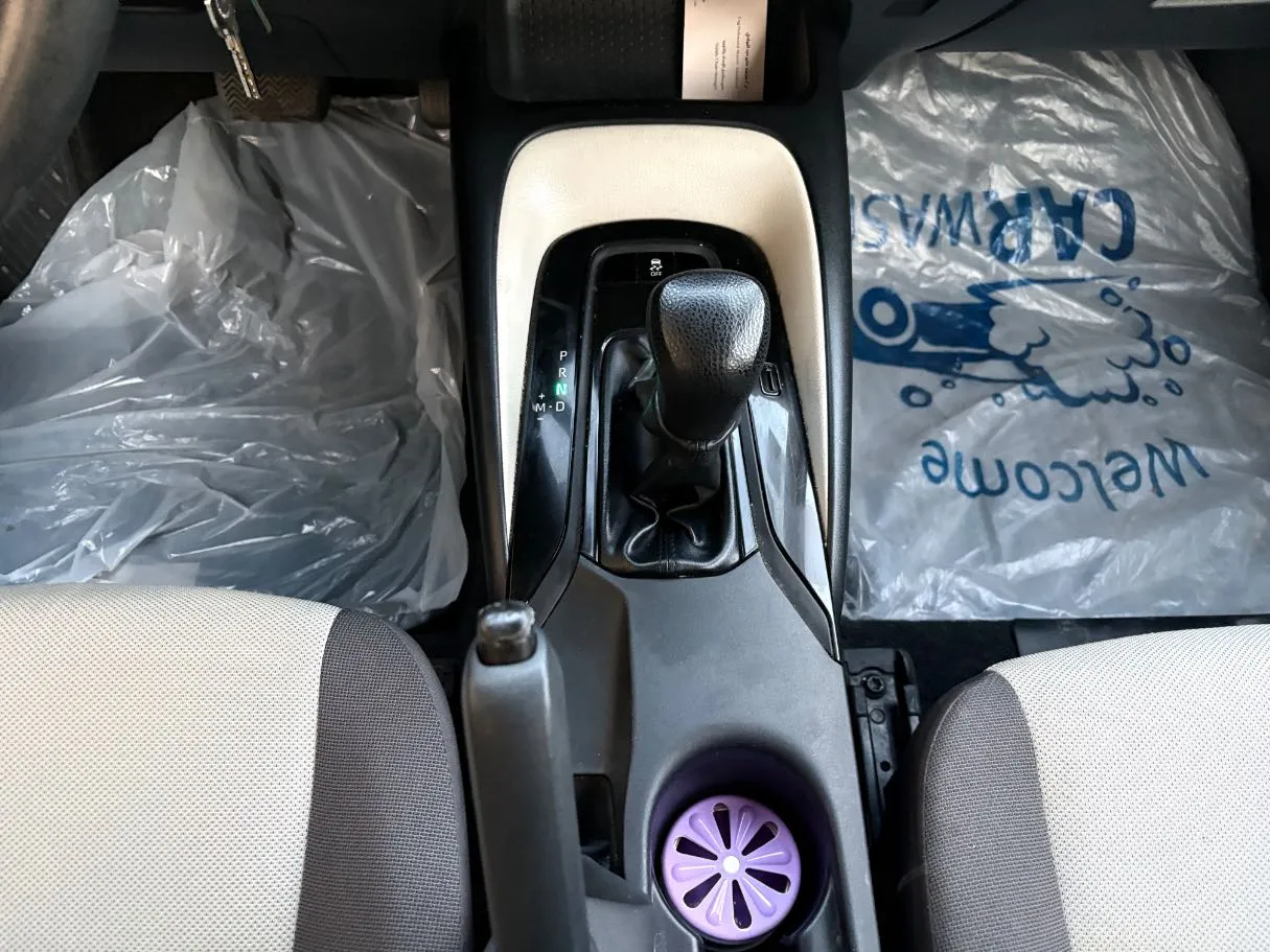 Car image 19