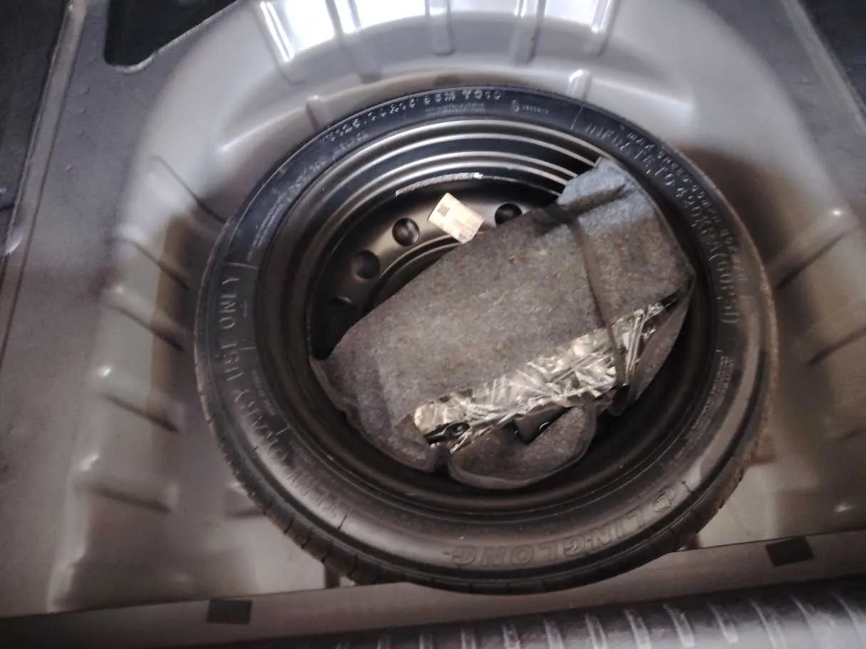 Car image 31