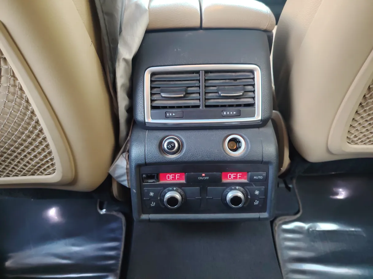 Car image 27
