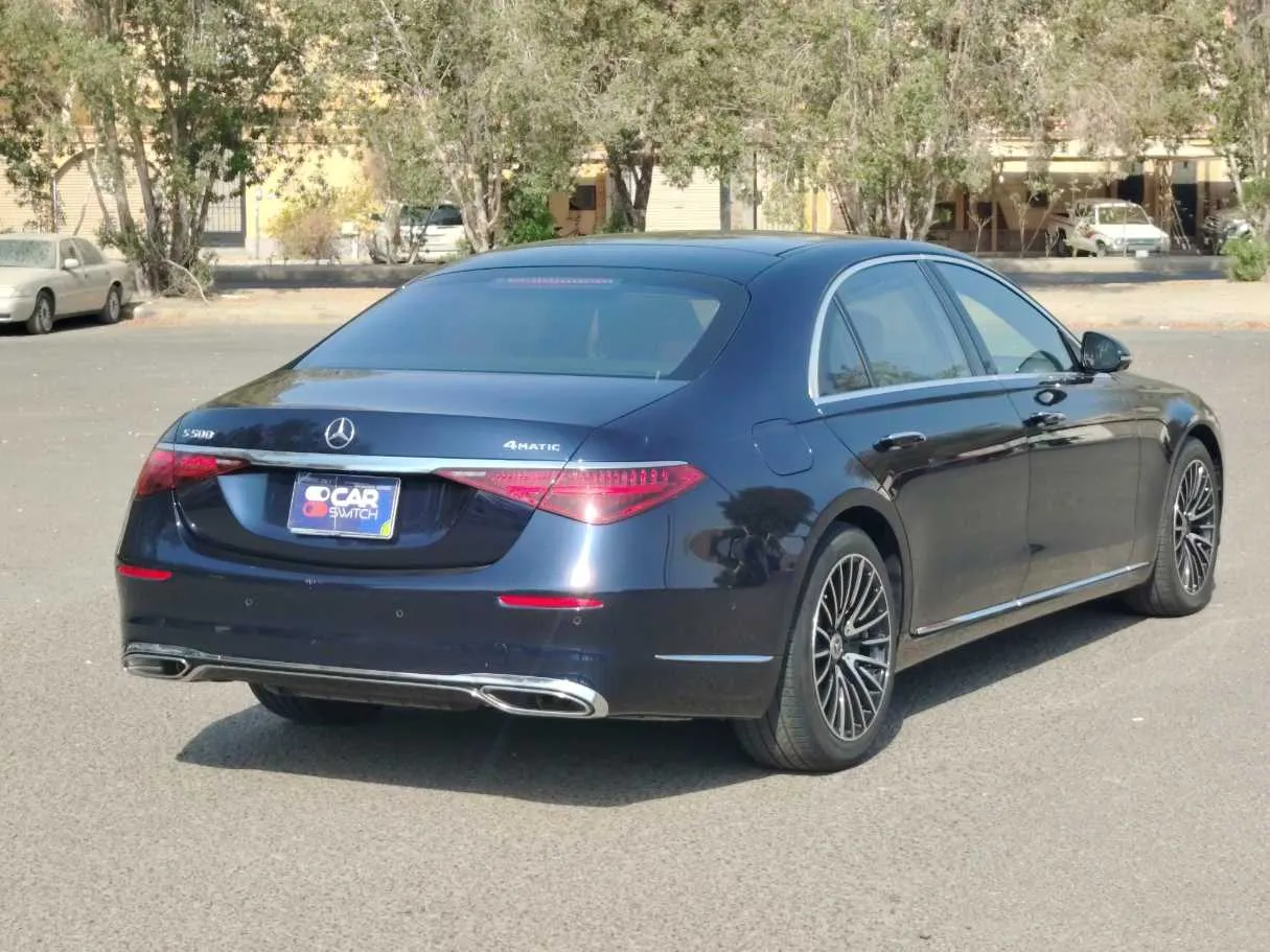 Car image 5