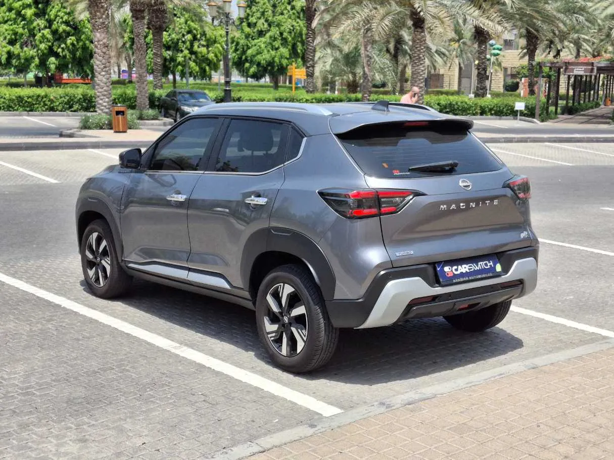 Car image 5