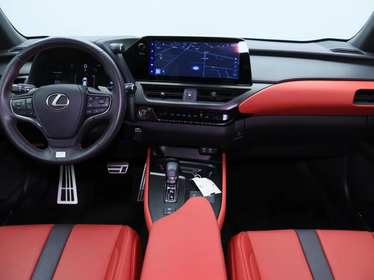 Car image 14