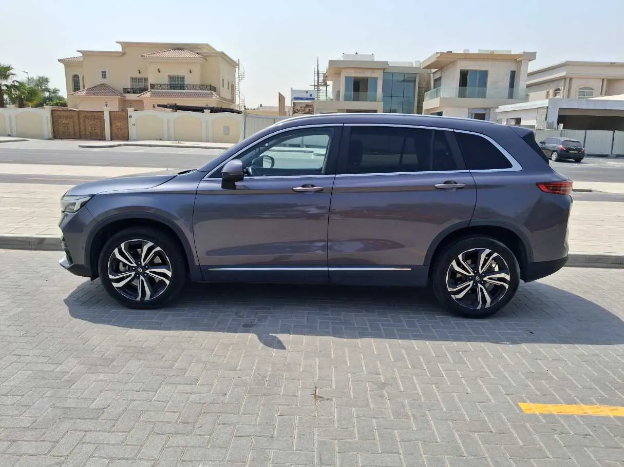 Car image 8
