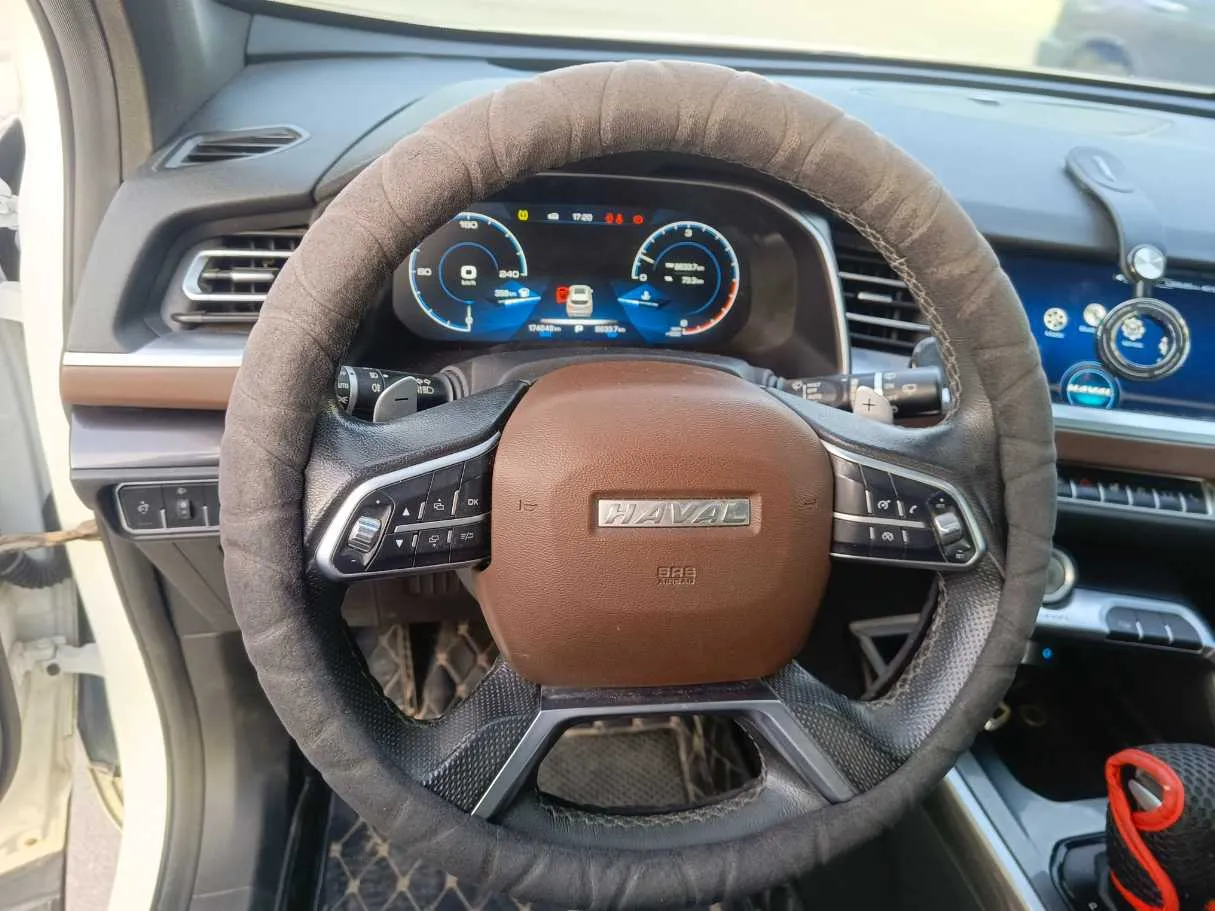 Car image 26