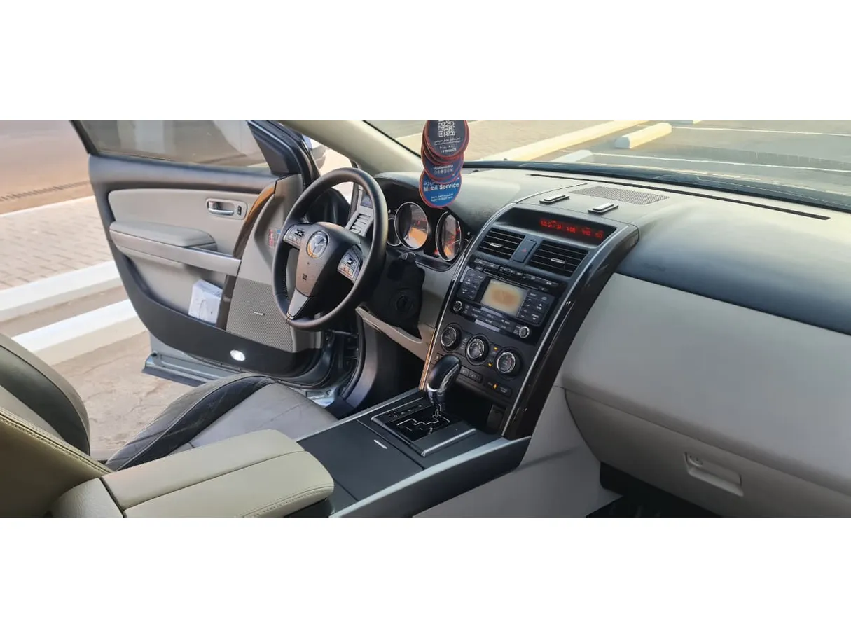 Car image 7