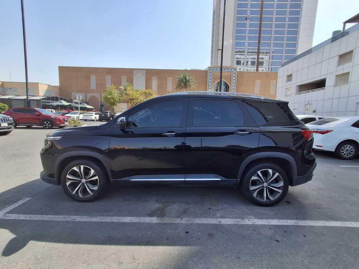Car image 8