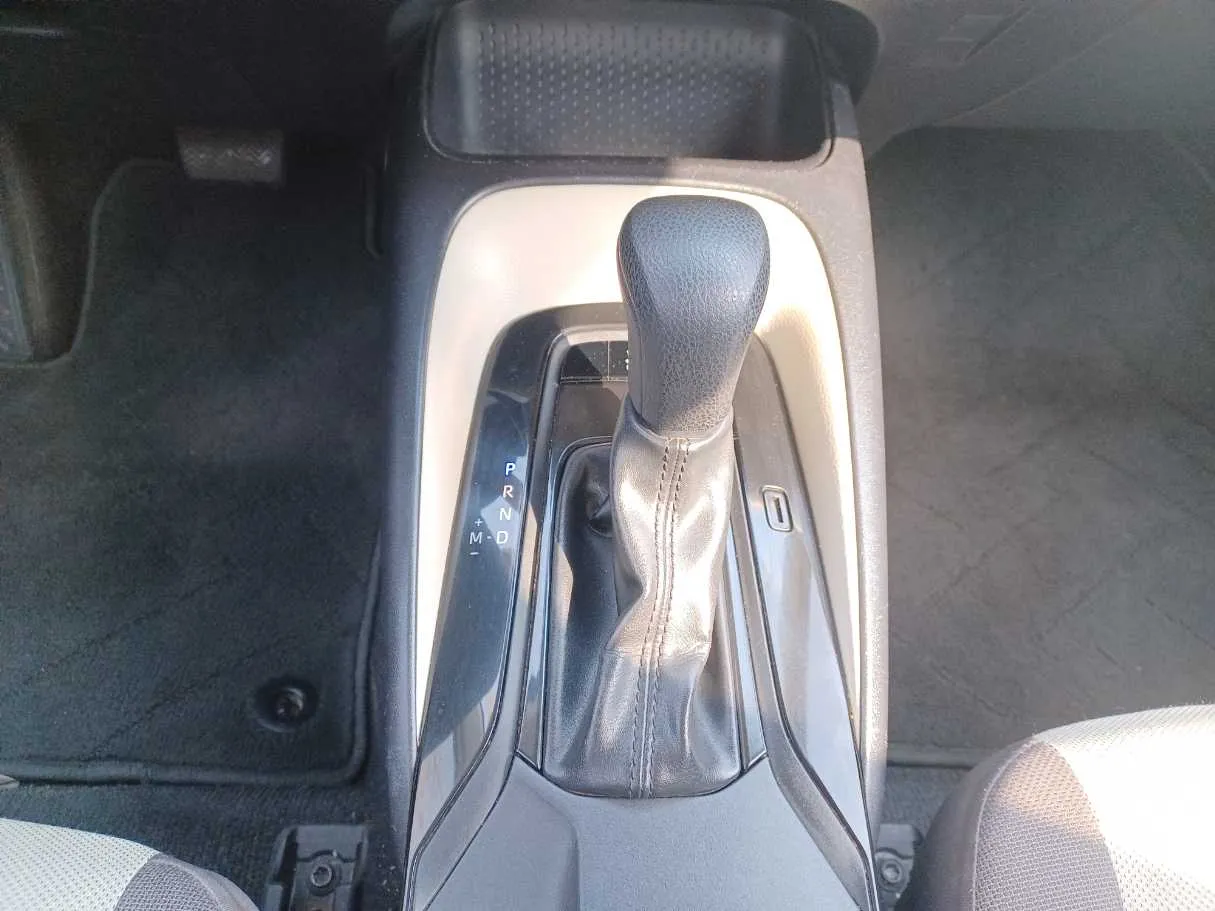Car image 14