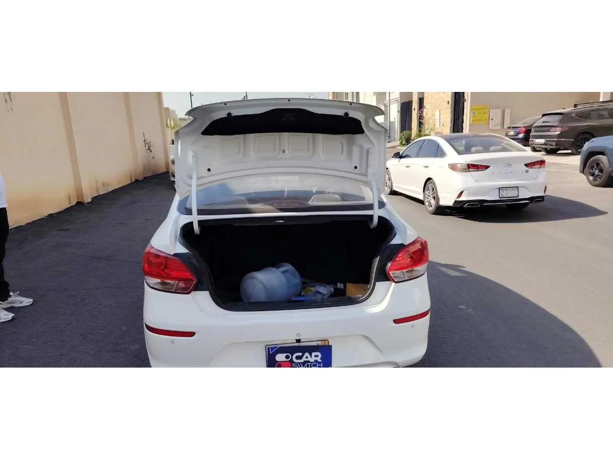 Car image 21