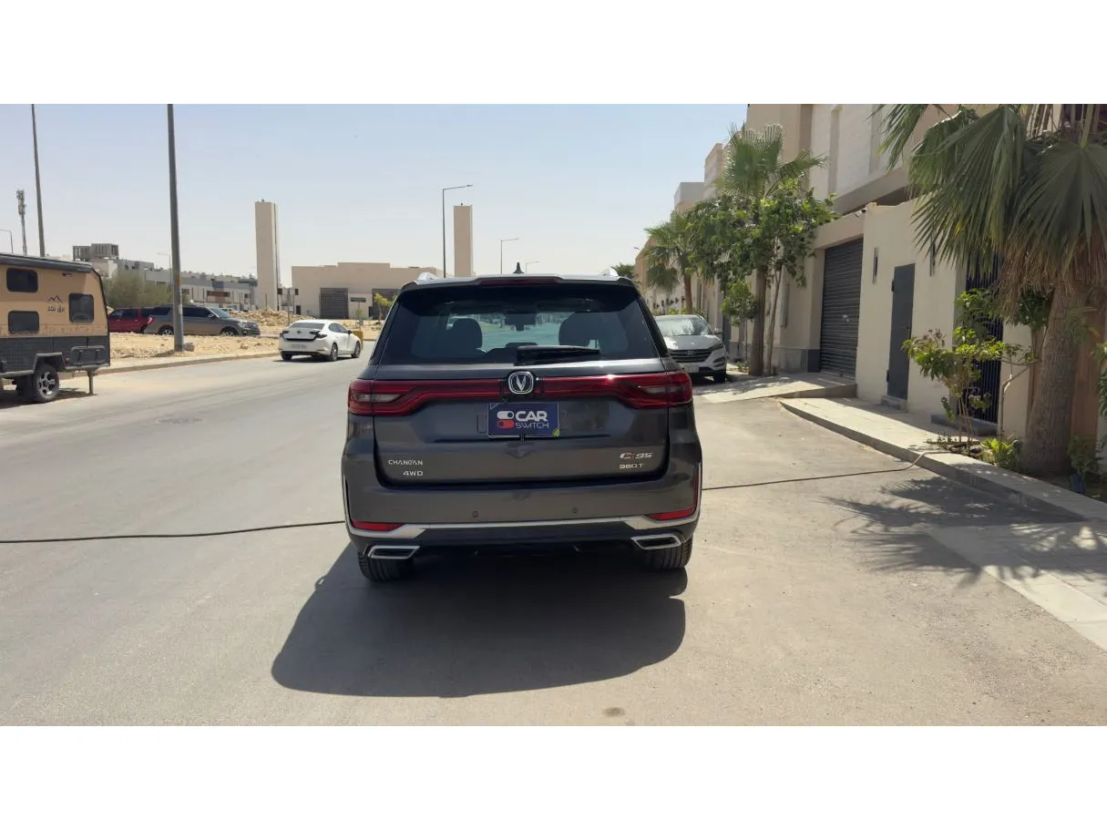 Car image 6