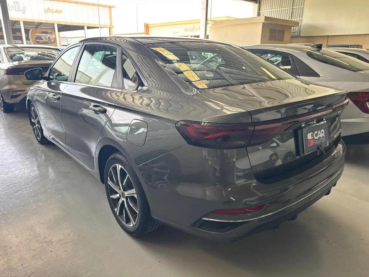 Car image 6