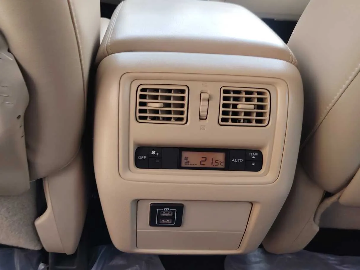 Car image 29