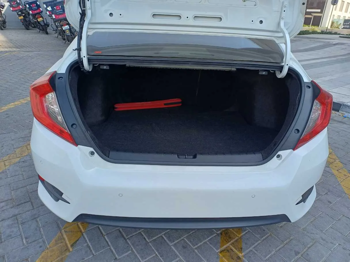 Car image 20