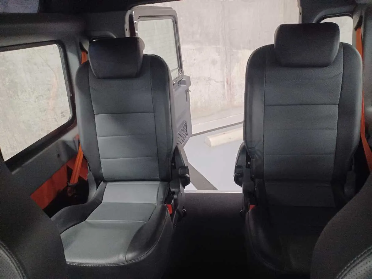 Car image 13