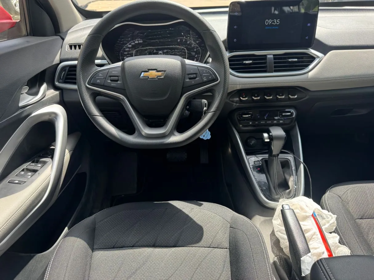 Car image 17