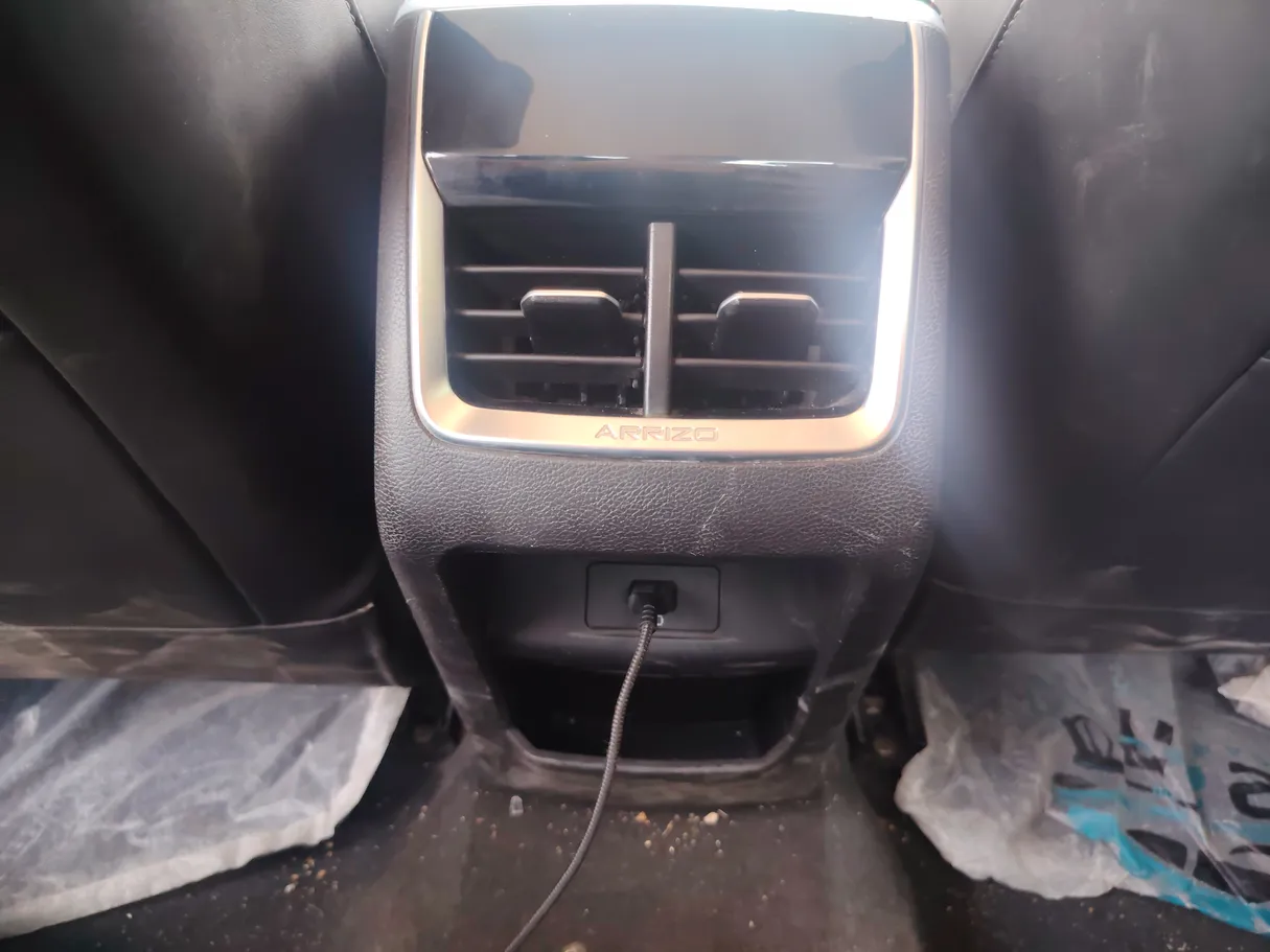 Car image 26