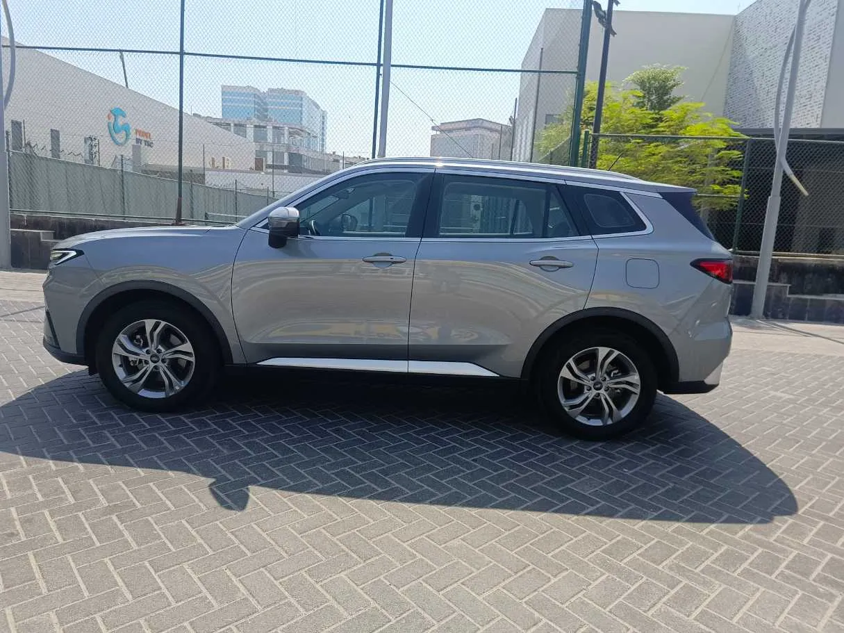 Car image 8