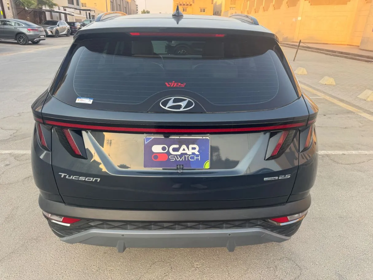 Car image 6