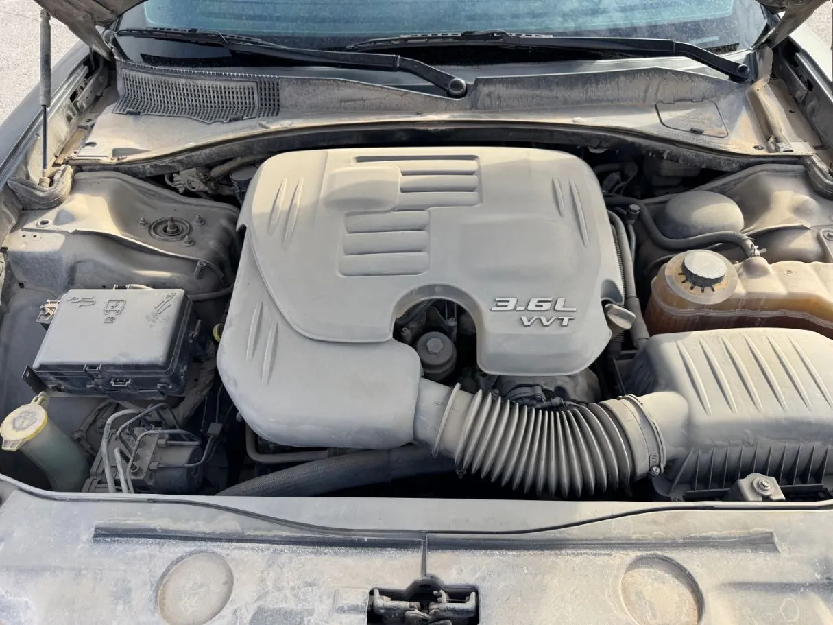 Car image 19