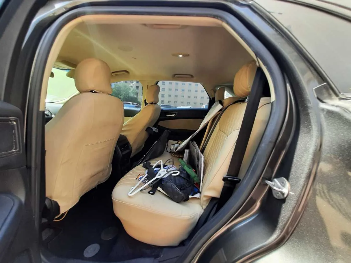 Car image 8