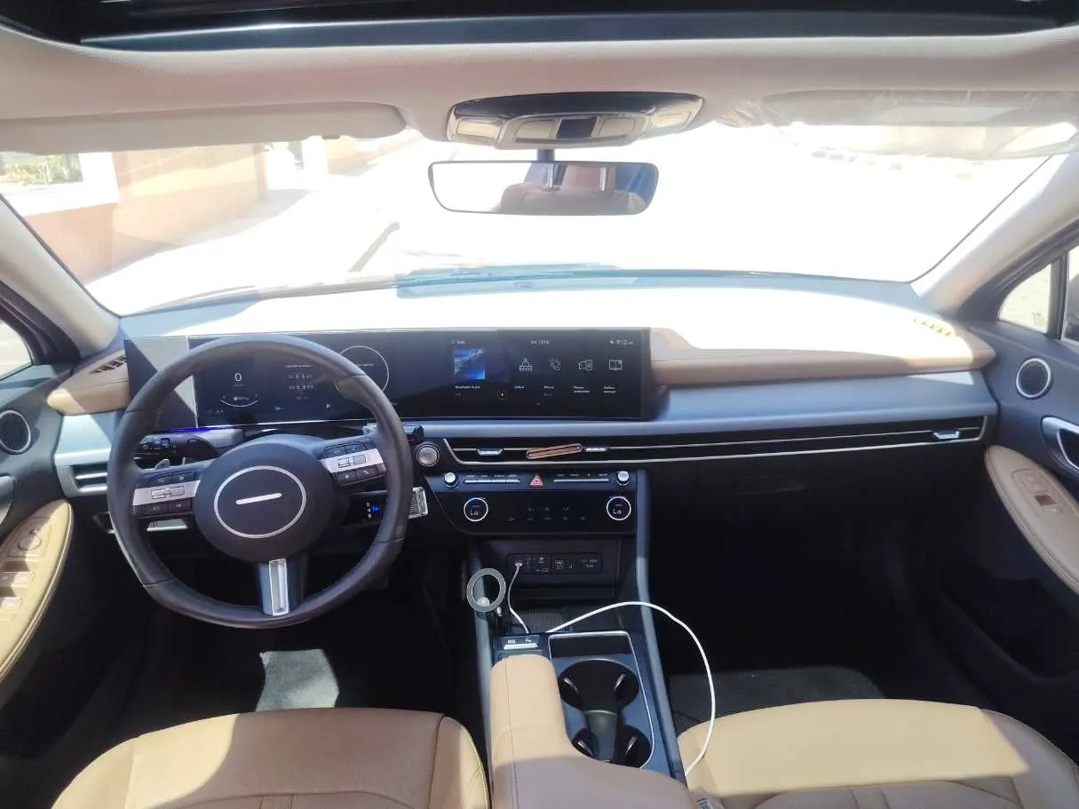 Car image 16