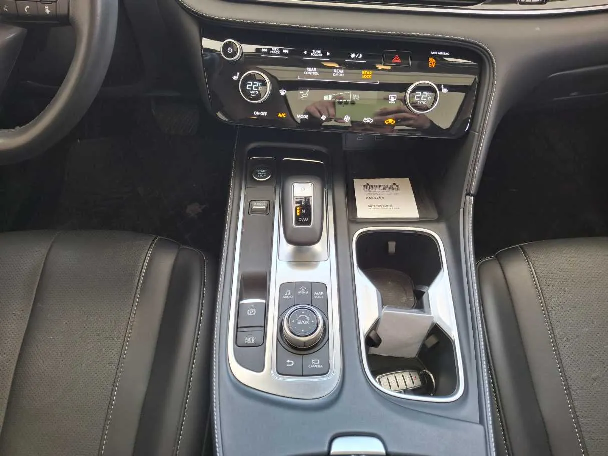 Car image 16